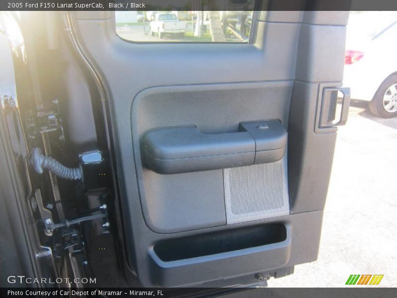 Black / Black 2005 Ford F150 Lariat SuperCab