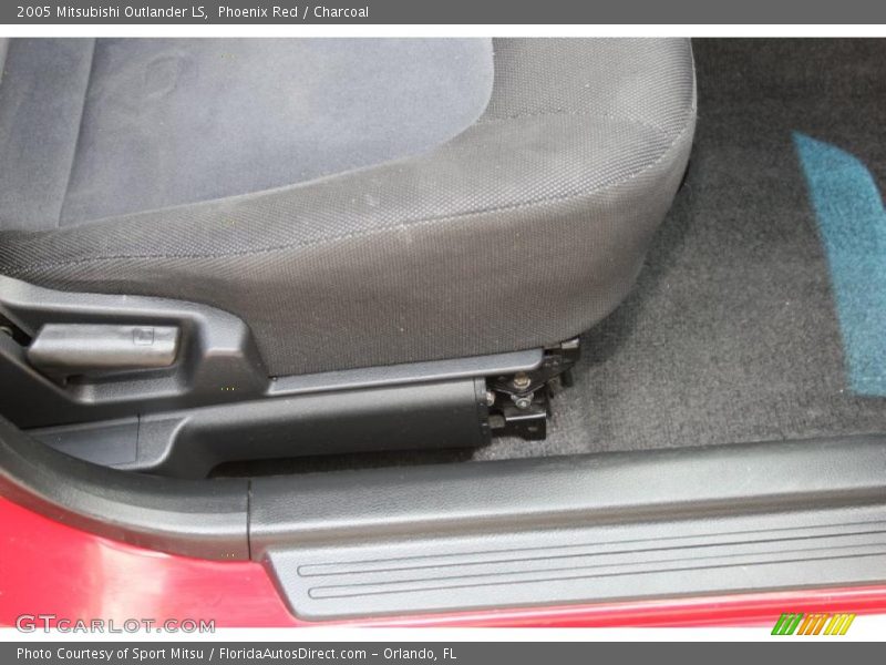 Phoenix Red / Charcoal 2005 Mitsubishi Outlander LS