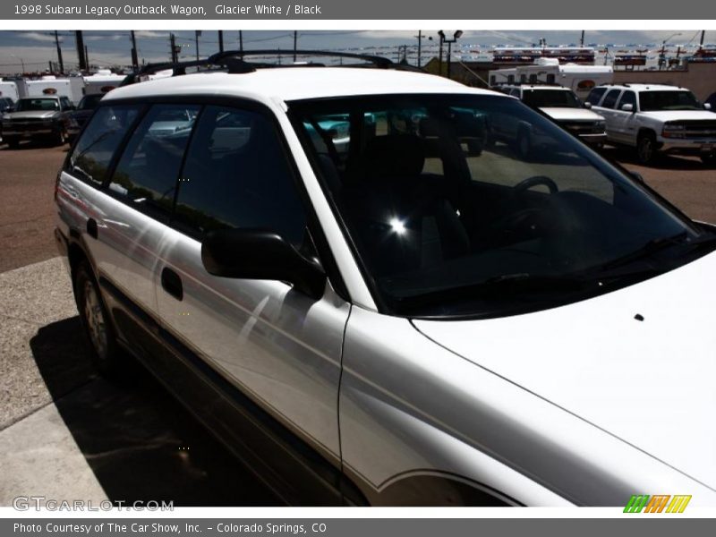 Glacier White / Black 1998 Subaru Legacy Outback Wagon