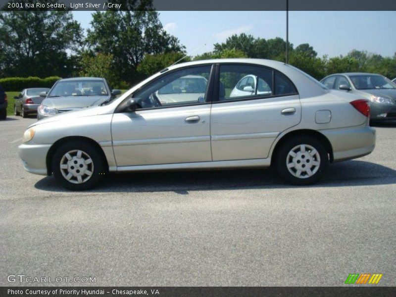 Light Silver / Gray 2001 Kia Rio Sedan