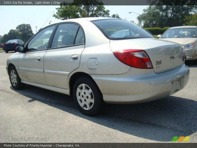 Light Silver / Gray 2001 Kia Rio Sedan