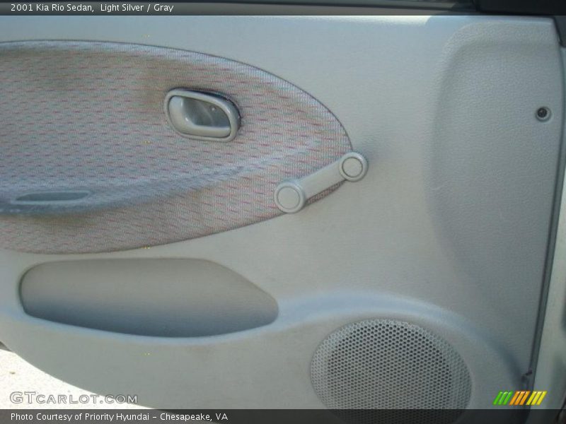 Light Silver / Gray 2001 Kia Rio Sedan