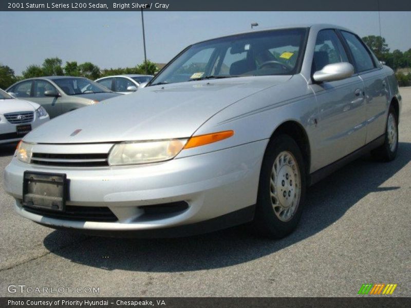 Bright Silver / Gray 2001 Saturn L Series L200 Sedan