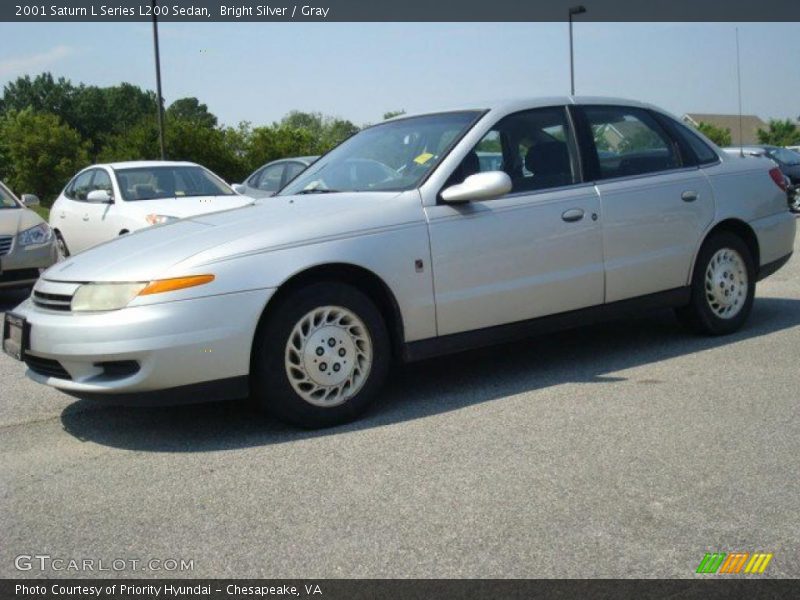 Bright Silver / Gray 2001 Saturn L Series L200 Sedan