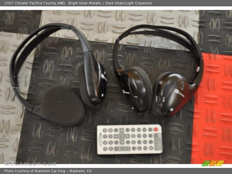 Bright Silver Metallic / Dark Khaki/Light Graystone 2007 Chrysler Pacifica Touring AWD