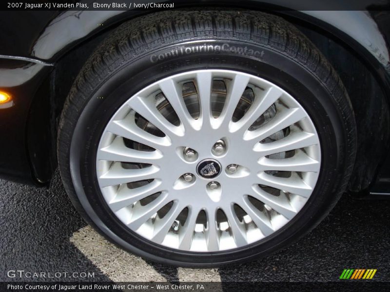 Ebony Black / Ivory/Charcoal 2007 Jaguar XJ Vanden Plas
