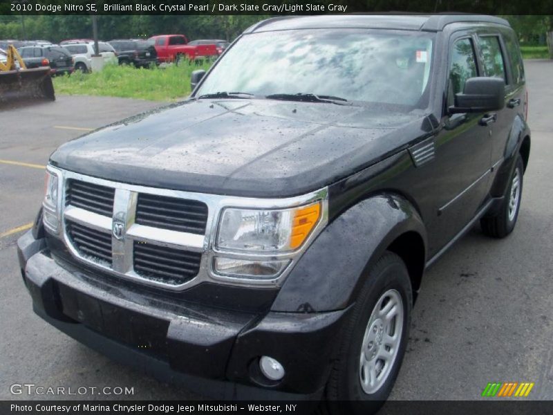 Brilliant Black Crystal Pearl / Dark Slate Gray/Light Slate Gray 2010 Dodge Nitro SE