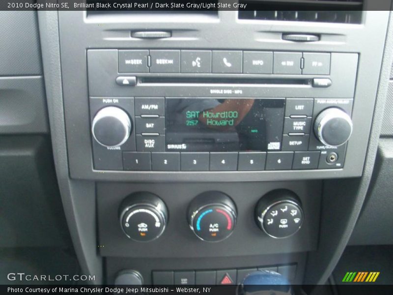 Brilliant Black Crystal Pearl / Dark Slate Gray/Light Slate Gray 2010 Dodge Nitro SE