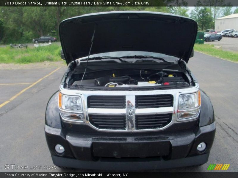 Brilliant Black Crystal Pearl / Dark Slate Gray/Light Slate Gray 2010 Dodge Nitro SE