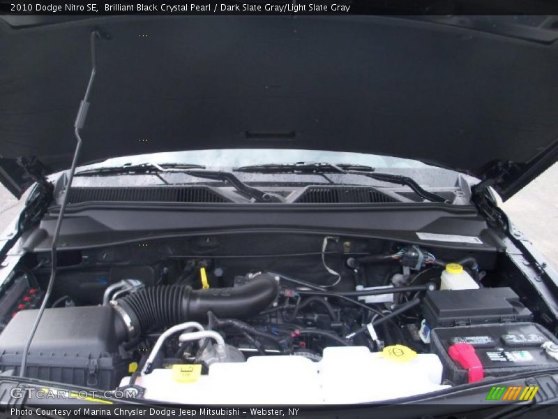 Brilliant Black Crystal Pearl / Dark Slate Gray/Light Slate Gray 2010 Dodge Nitro SE