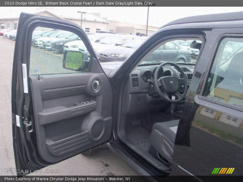 Brilliant Black Crystal Pearl / Dark Slate Gray/Light Slate Gray 2010 Dodge Nitro SE
