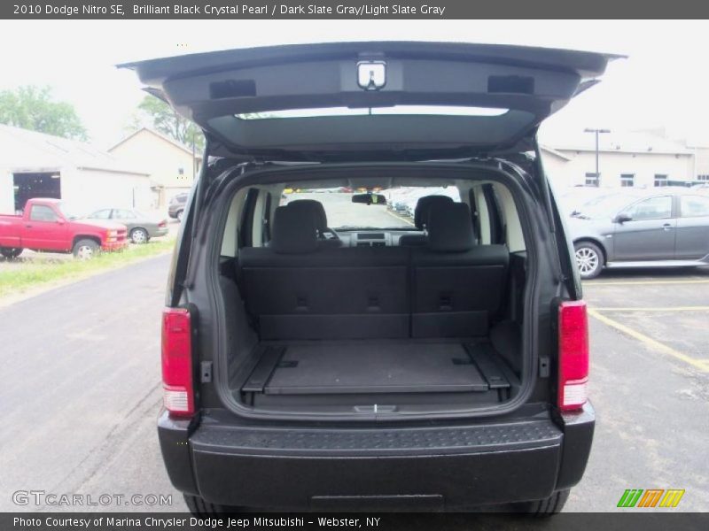 Brilliant Black Crystal Pearl / Dark Slate Gray/Light Slate Gray 2010 Dodge Nitro SE