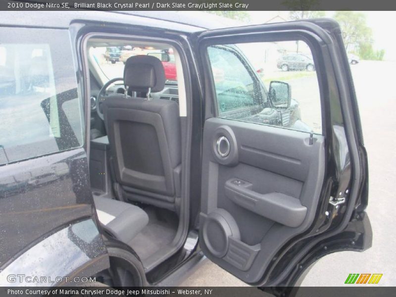 Brilliant Black Crystal Pearl / Dark Slate Gray/Light Slate Gray 2010 Dodge Nitro SE
