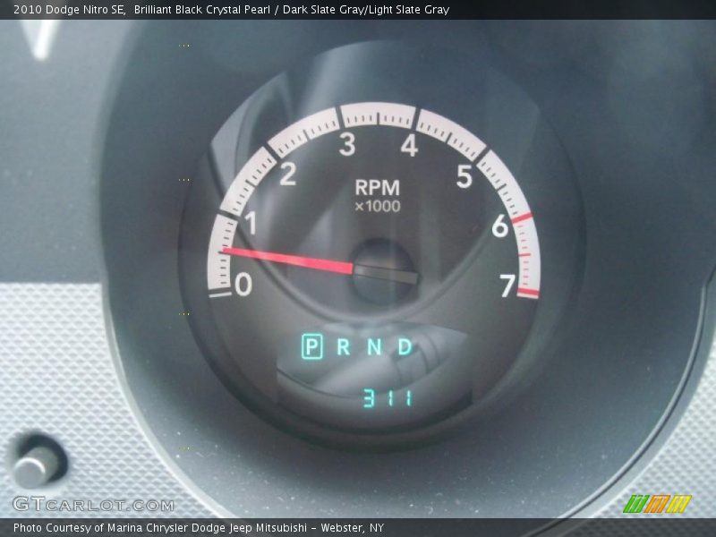 Brilliant Black Crystal Pearl / Dark Slate Gray/Light Slate Gray 2010 Dodge Nitro SE