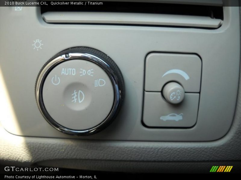 Quicksilver Metallic / Titanium 2010 Buick Lucerne CXL