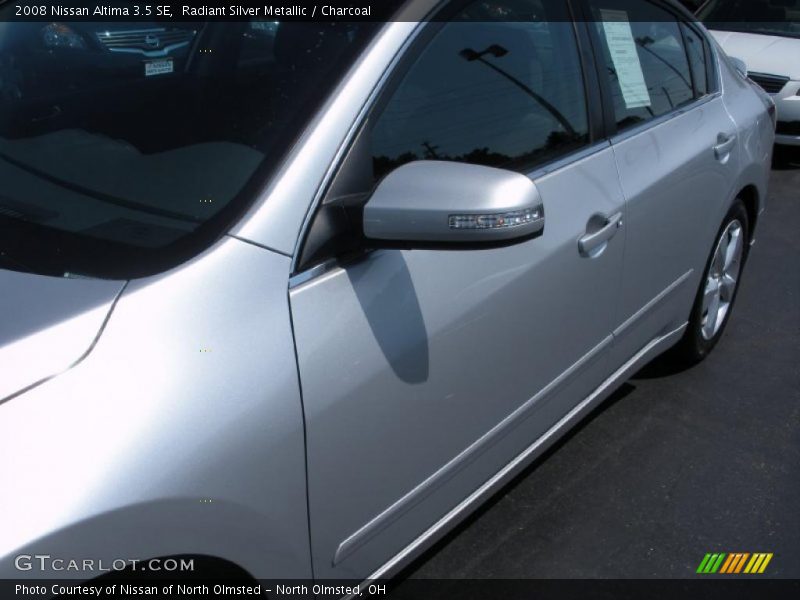 Radiant Silver Metallic / Charcoal 2008 Nissan Altima 3.5 SE