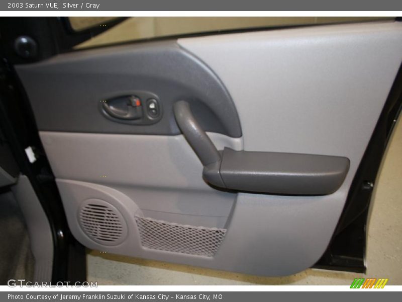 Silver / Gray 2003 Saturn VUE