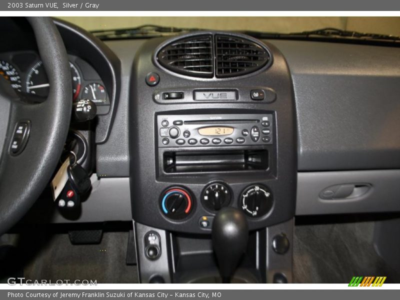 Silver / Gray 2003 Saturn VUE