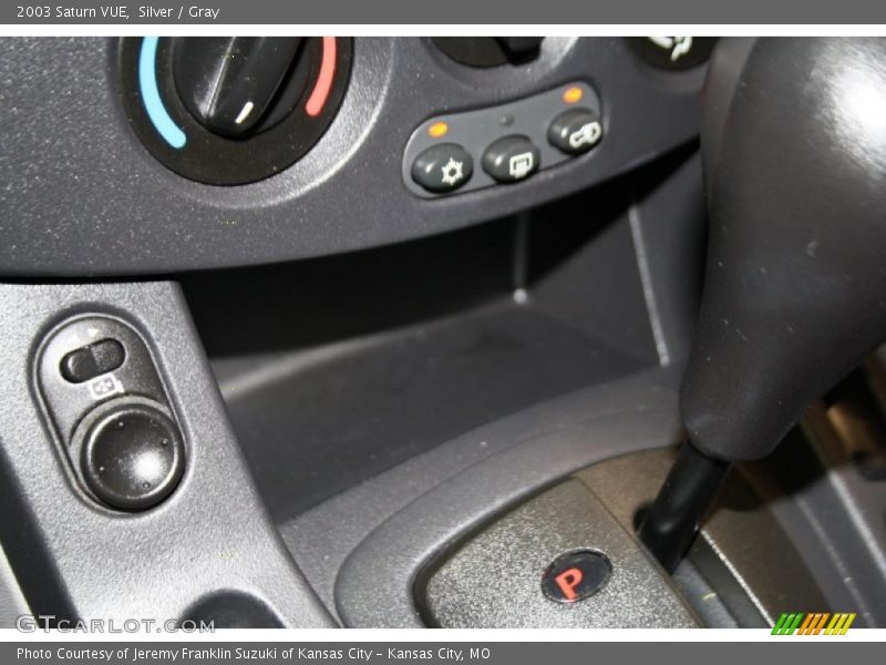 Silver / Gray 2003 Saturn VUE