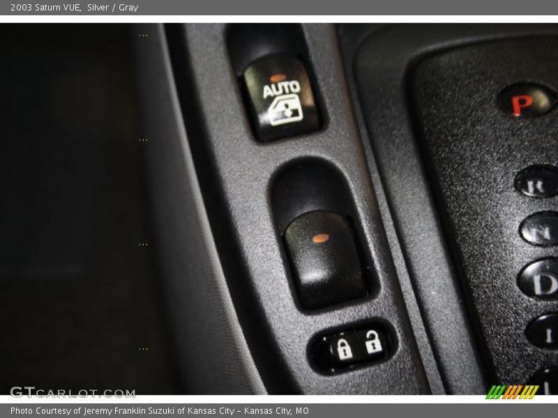 Silver / Gray 2003 Saturn VUE
