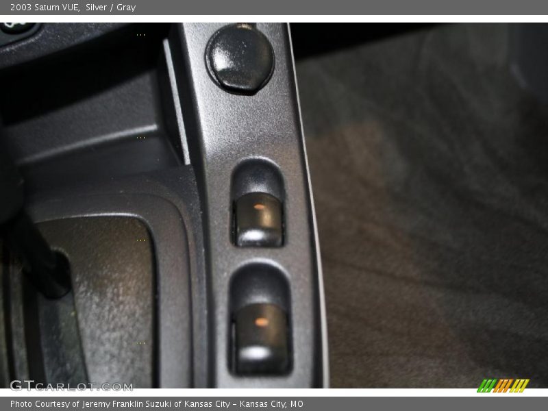 Silver / Gray 2003 Saturn VUE