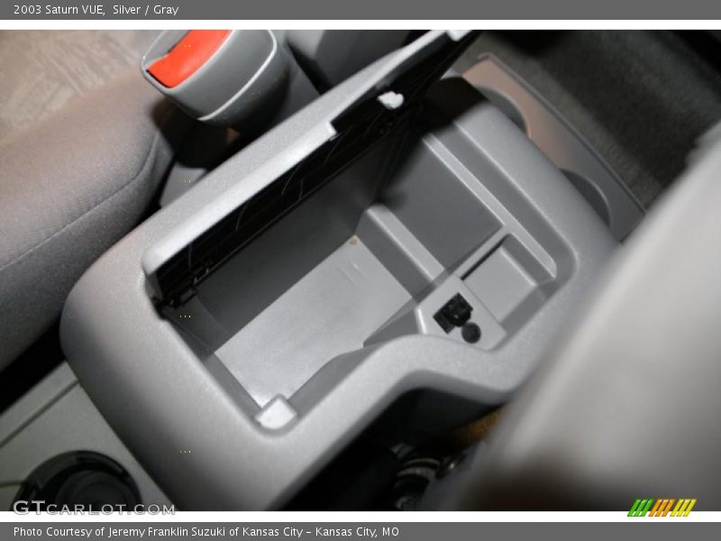 Silver / Gray 2003 Saturn VUE
