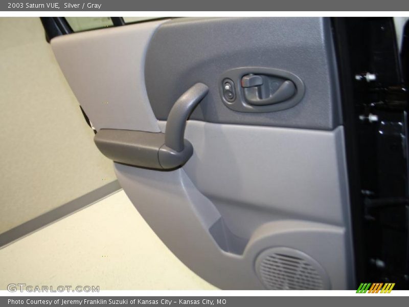 Silver / Gray 2003 Saturn VUE