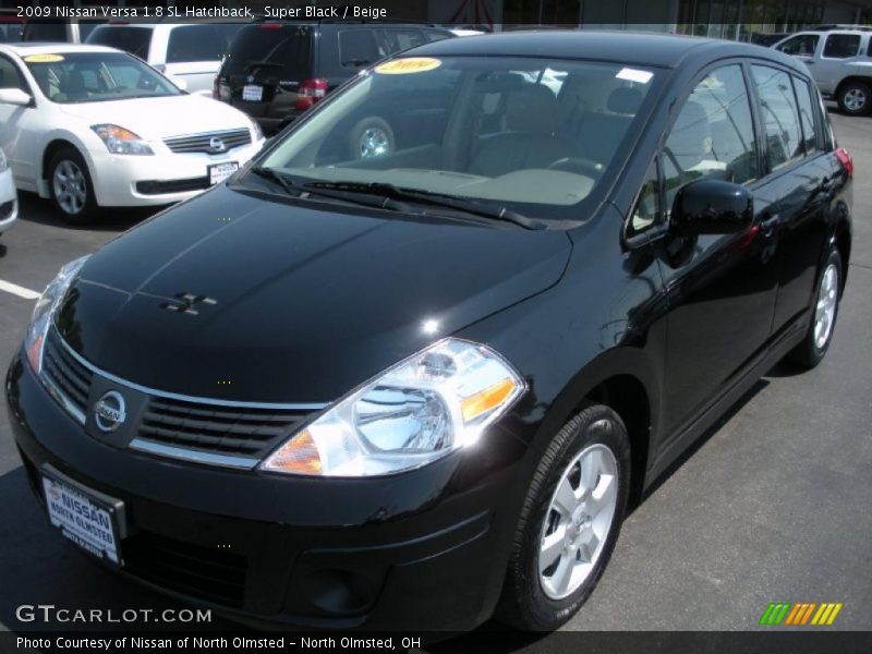 Super Black / Beige 2009 Nissan Versa 1.8 SL Hatchback