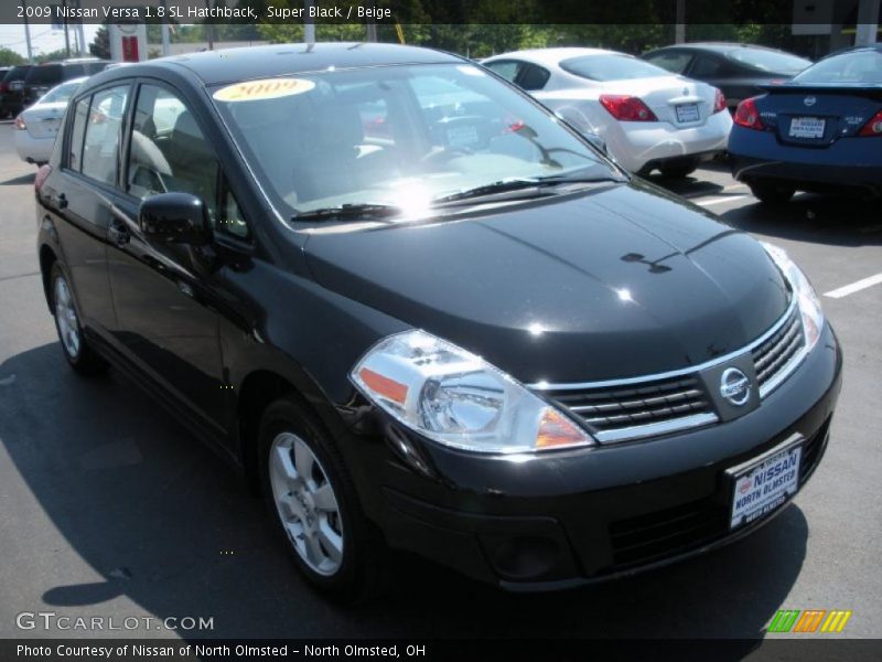 Super Black / Beige 2009 Nissan Versa 1.8 SL Hatchback