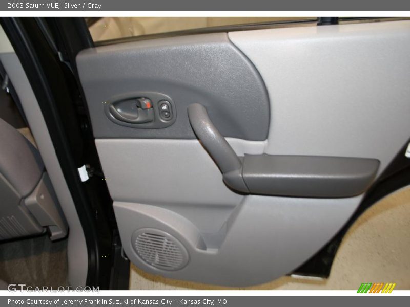 Silver / Gray 2003 Saturn VUE
