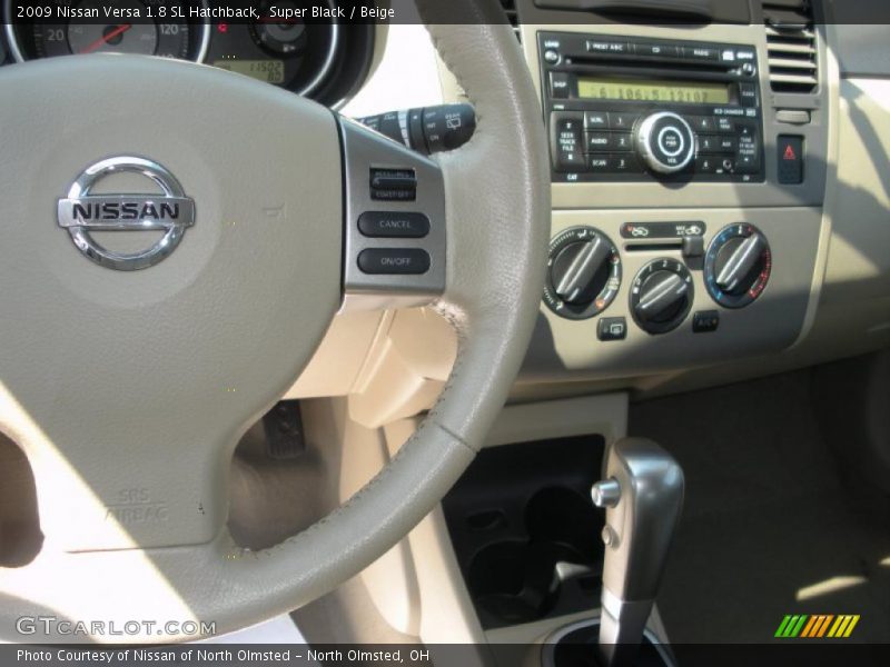 Super Black / Beige 2009 Nissan Versa 1.8 SL Hatchback