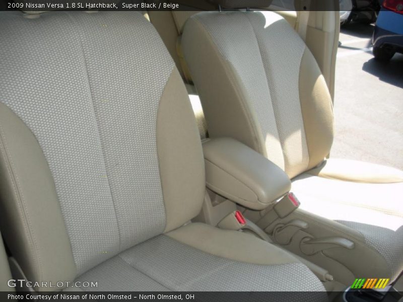 Super Black / Beige 2009 Nissan Versa 1.8 SL Hatchback