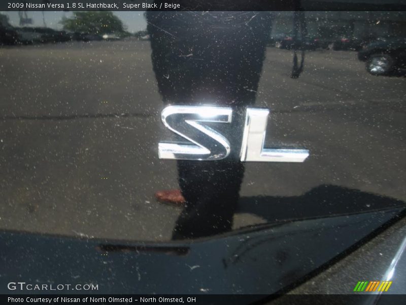 Super Black / Beige 2009 Nissan Versa 1.8 SL Hatchback