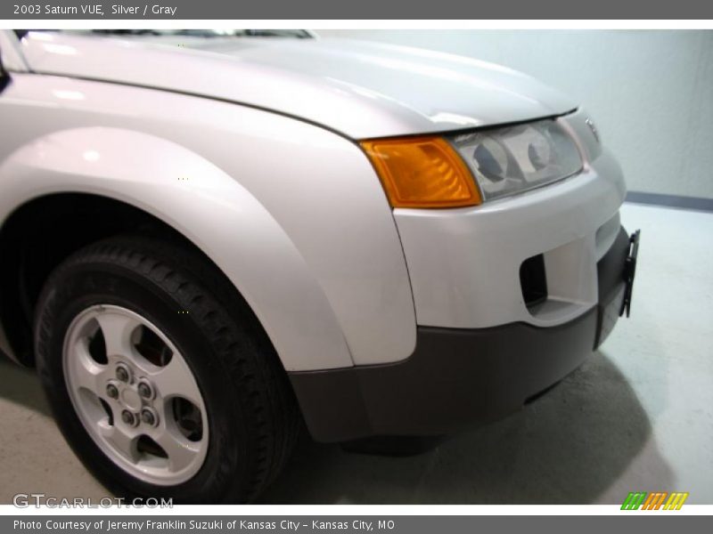 Silver / Gray 2003 Saturn VUE