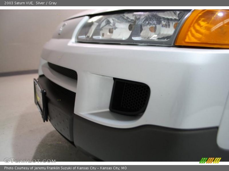 Silver / Gray 2003 Saturn VUE