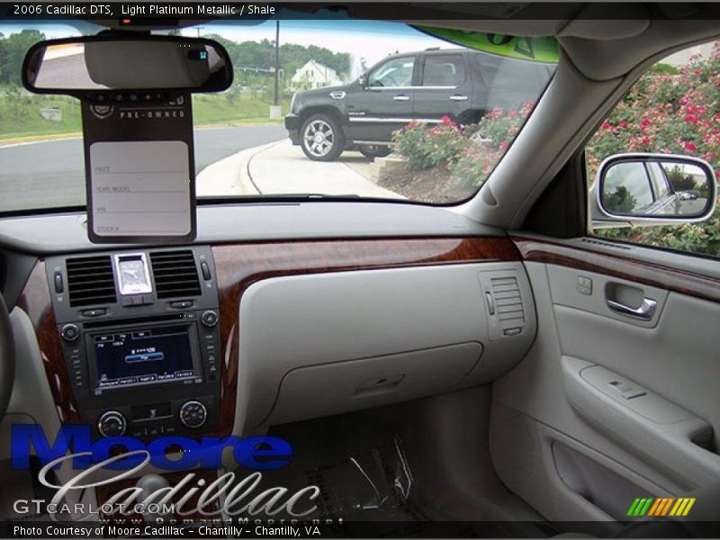 Light Platinum Metallic / Shale 2006 Cadillac DTS