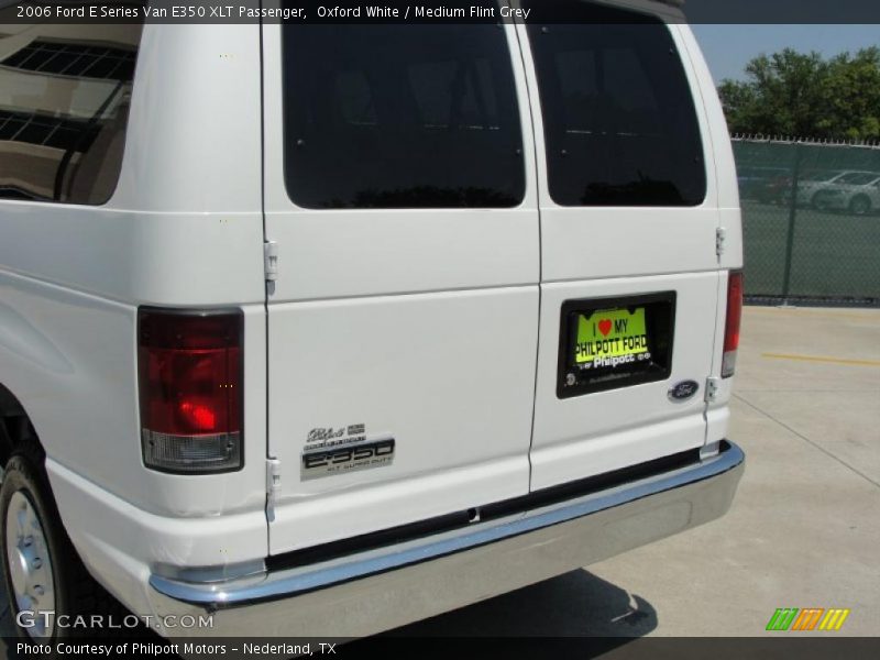 Oxford White / Medium Flint Grey 2006 Ford E Series Van E350 XLT Passenger