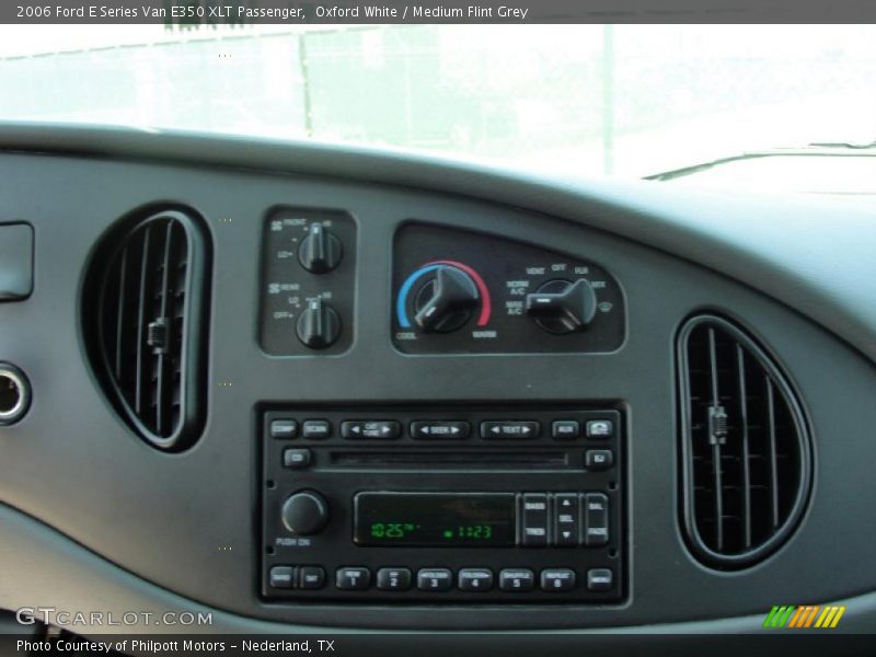 Oxford White / Medium Flint Grey 2006 Ford E Series Van E350 XLT Passenger