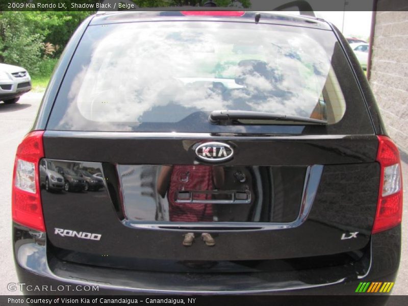 Shadow Black / Beige 2009 Kia Rondo LX