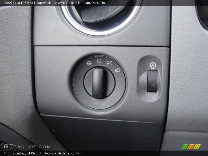Silver Metallic / Medium/Dark Flint 2006 Ford F150 XLT SuperCab