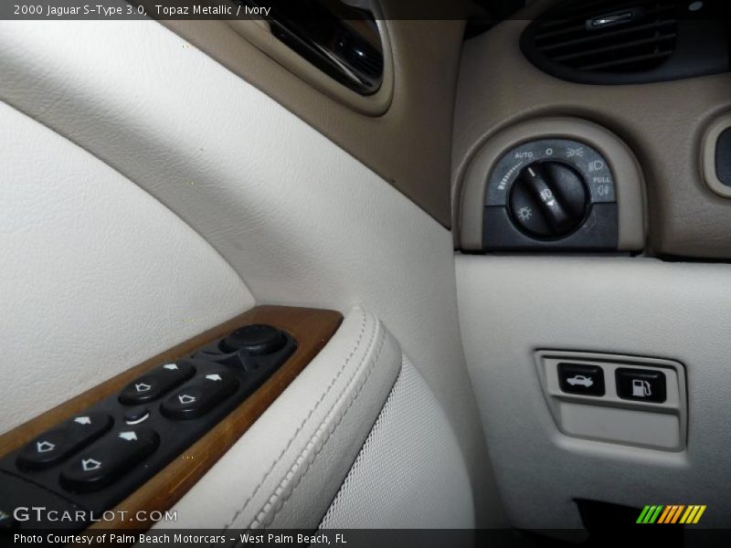 Topaz Metallic / Ivory 2000 Jaguar S-Type 3.0