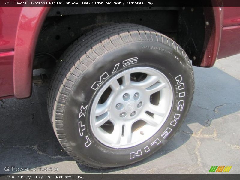 Dark Garnet Red Pearl / Dark Slate Gray 2003 Dodge Dakota SXT Regular Cab 4x4