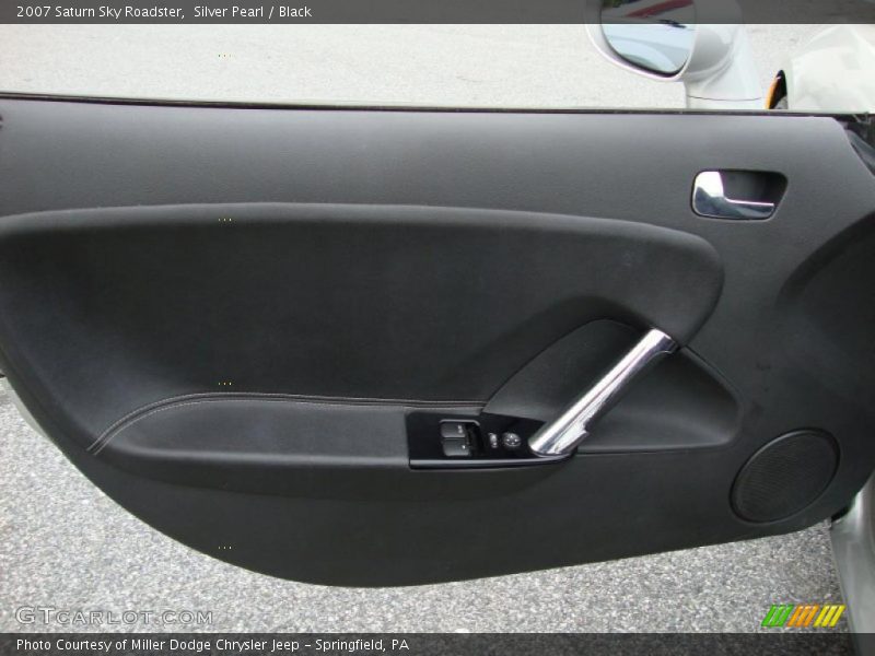 Silver Pearl / Black 2007 Saturn Sky Roadster