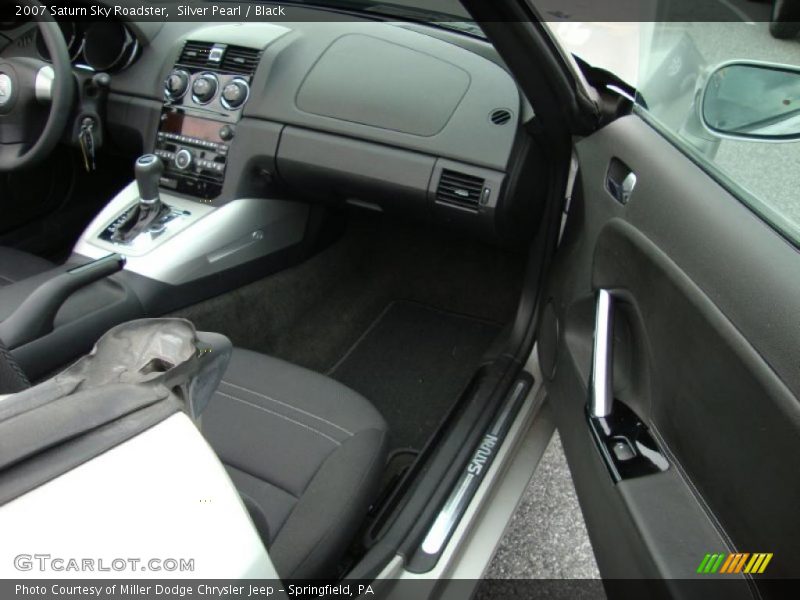 Silver Pearl / Black 2007 Saturn Sky Roadster