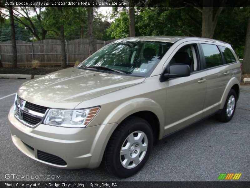 Light Sandstone Metallic / Dark Slate Gray 2009 Dodge Journey SE