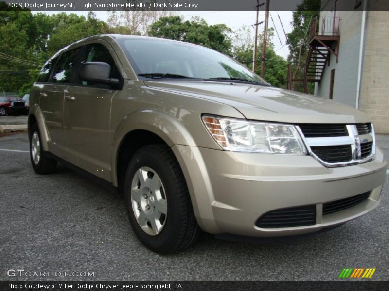 Light Sandstone Metallic / Dark Slate Gray 2009 Dodge Journey SE