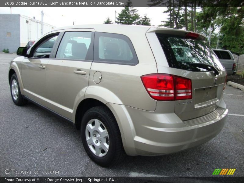 Light Sandstone Metallic / Dark Slate Gray 2009 Dodge Journey SE