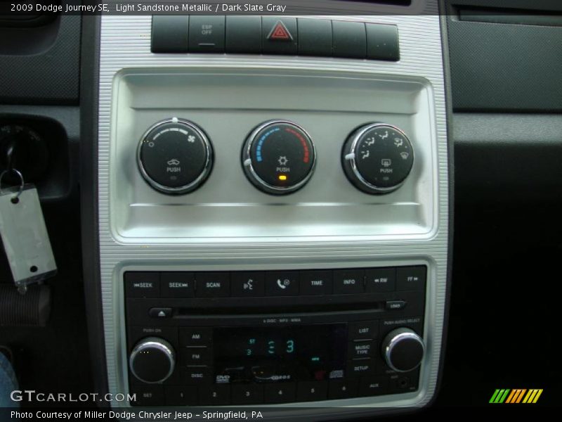 Light Sandstone Metallic / Dark Slate Gray 2009 Dodge Journey SE