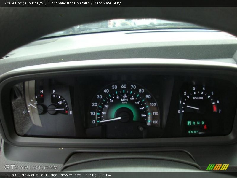 Light Sandstone Metallic / Dark Slate Gray 2009 Dodge Journey SE