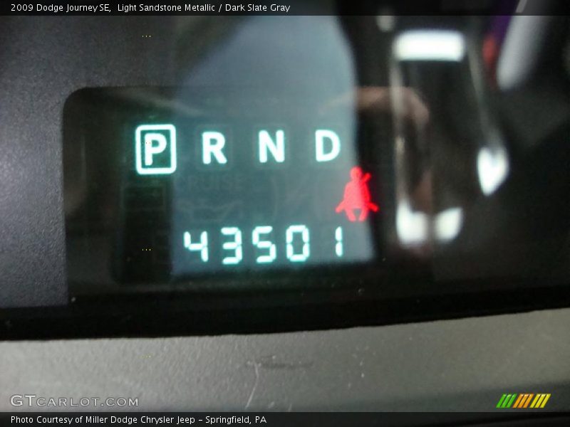 Light Sandstone Metallic / Dark Slate Gray 2009 Dodge Journey SE